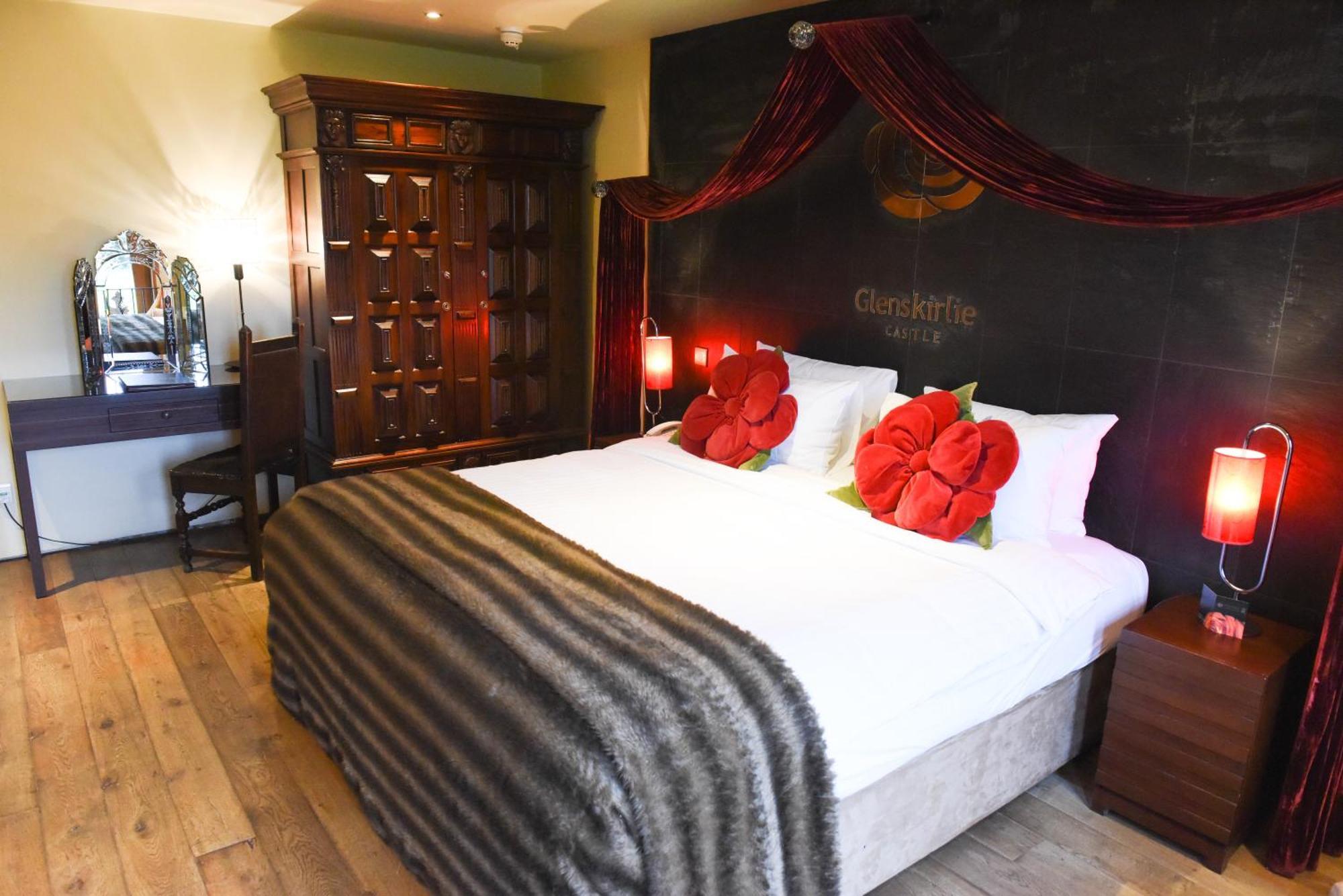 Glenskirlie Castle Hotel Banknock 외부 사진
